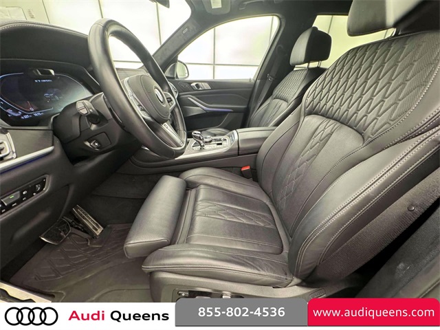 Vehicle image 10 of 30