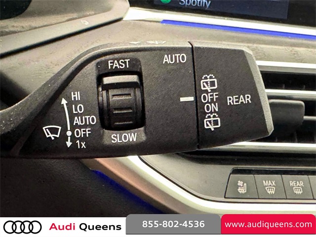 Vehicle image 21 of 30