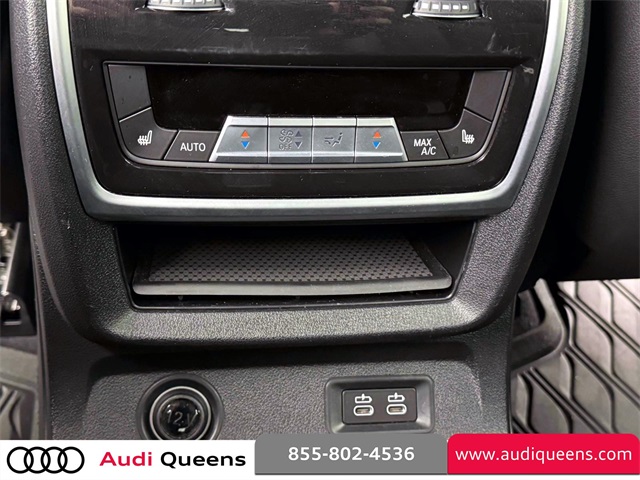 Vehicle image 27 of 30