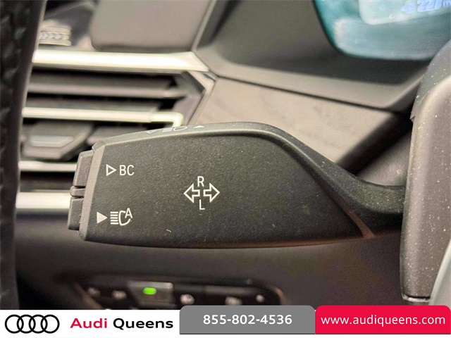 Vehicle image 28 of 30