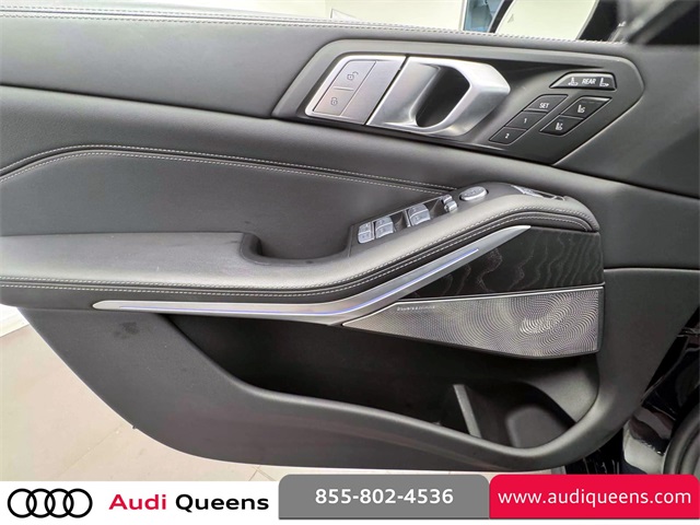 Vehicle image 14 of 30