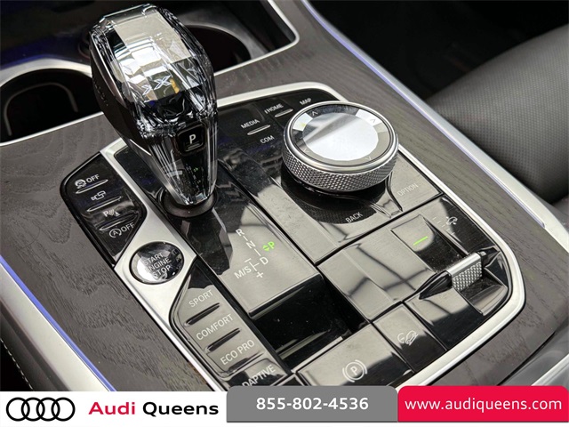 Vehicle image 19 of 30
