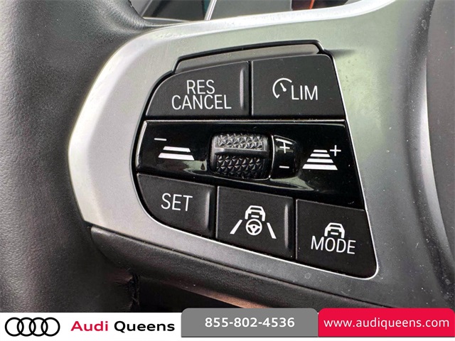 Vehicle image 23 of 30