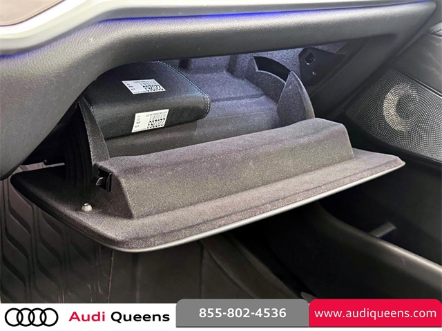 Vehicle image 8 of 30