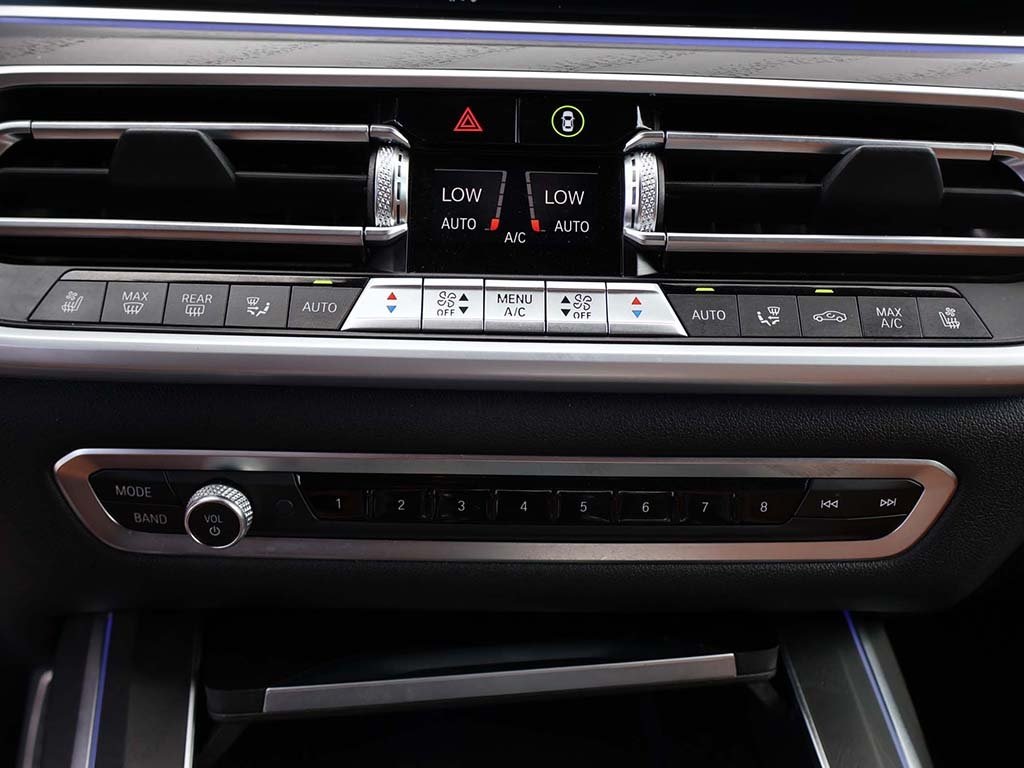 Vehicle image 67 of 76