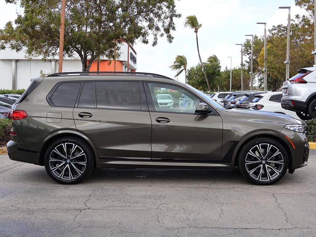Vehicle image 7 of 76