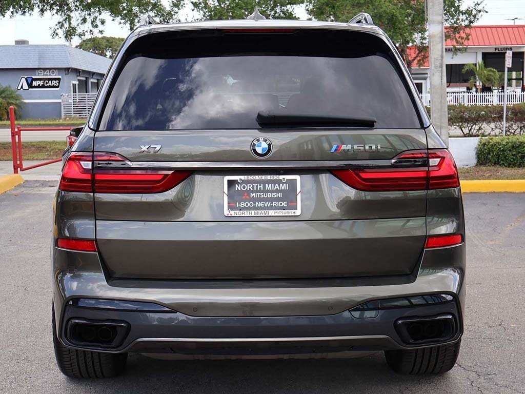 Vehicle image 10 of 76