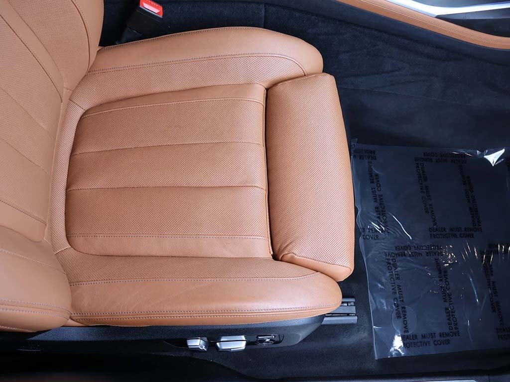 Vehicle image 41 of 76