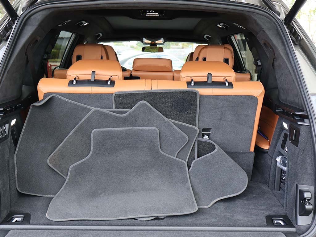 Vehicle image 27 of 76