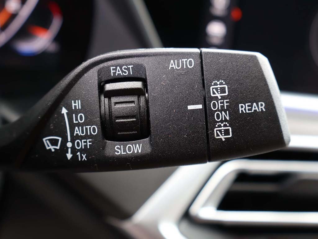 Vehicle image 61 of 76