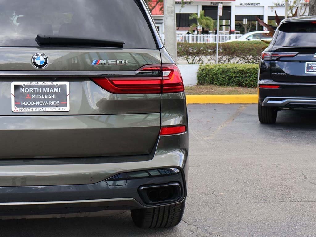 Vehicle image 11 of 76