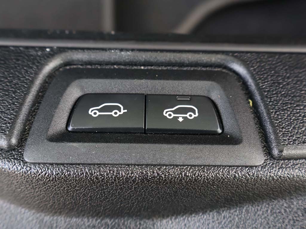Vehicle image 29 of 76