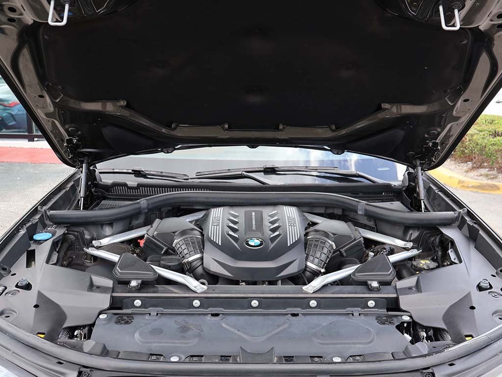 Vehicle image 31 of 76