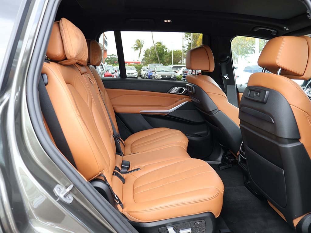 Vehicle image 48 of 76