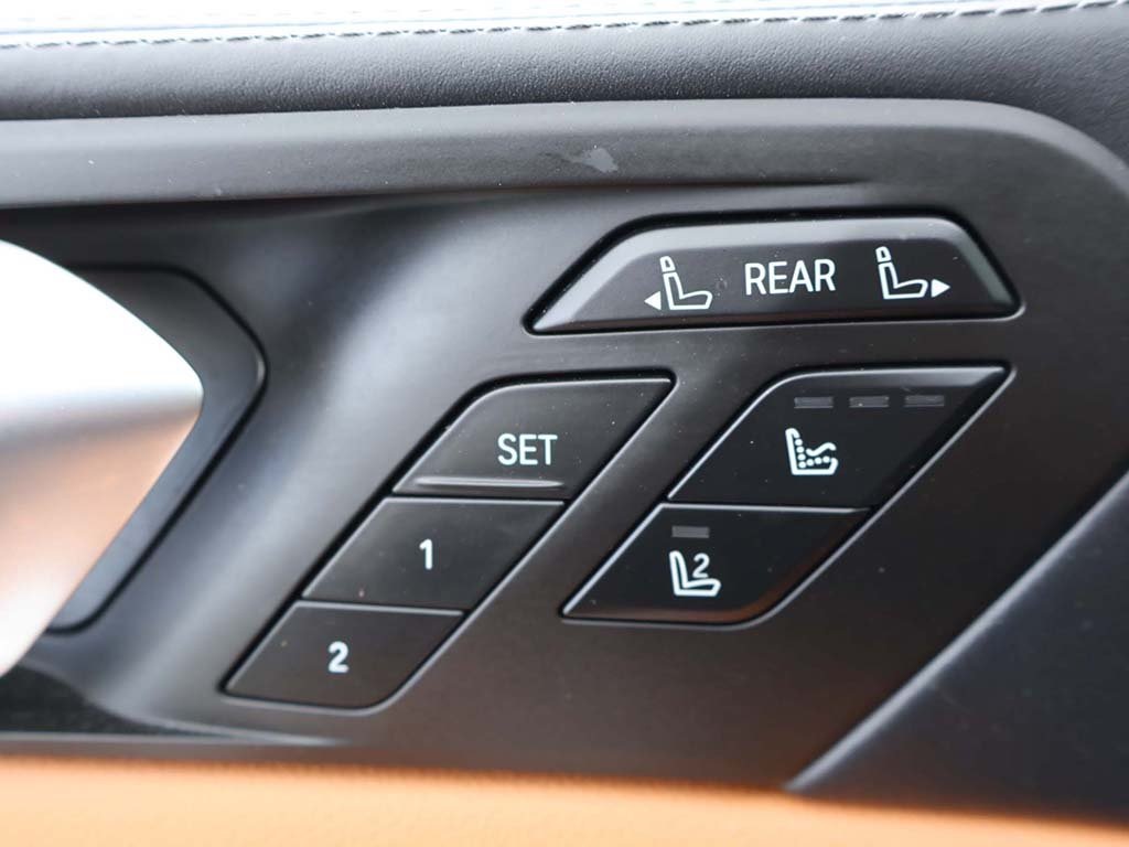 Vehicle image 52 of 76