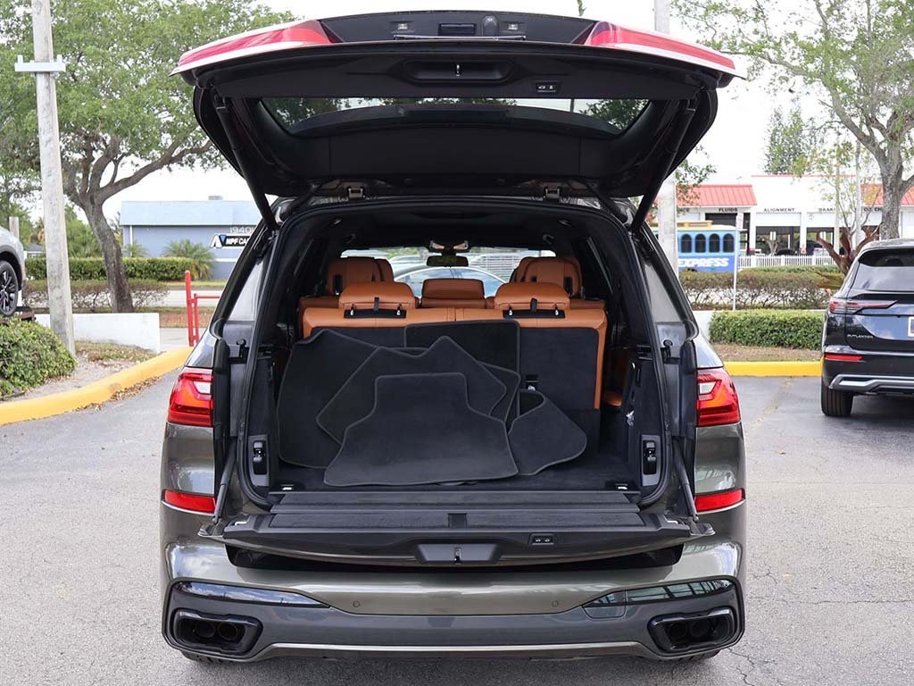 Vehicle image 26 of 76