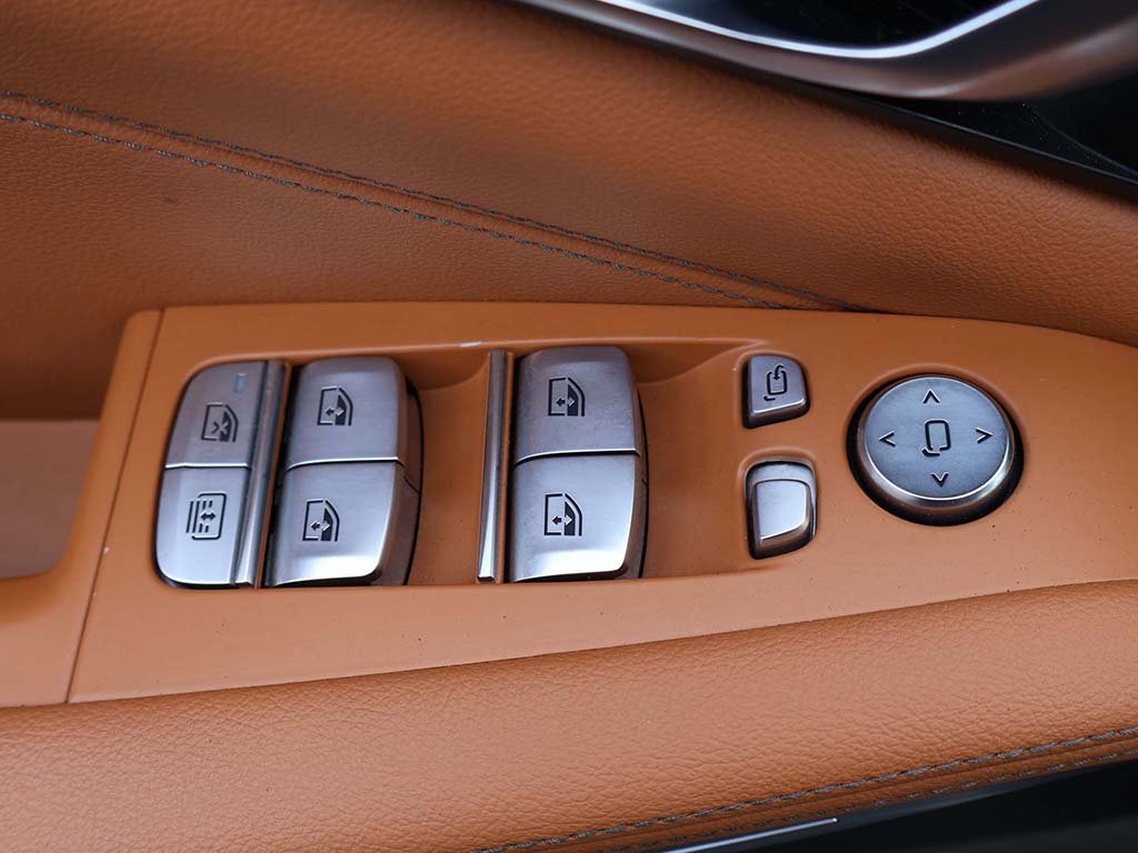 Vehicle image 51 of 76
