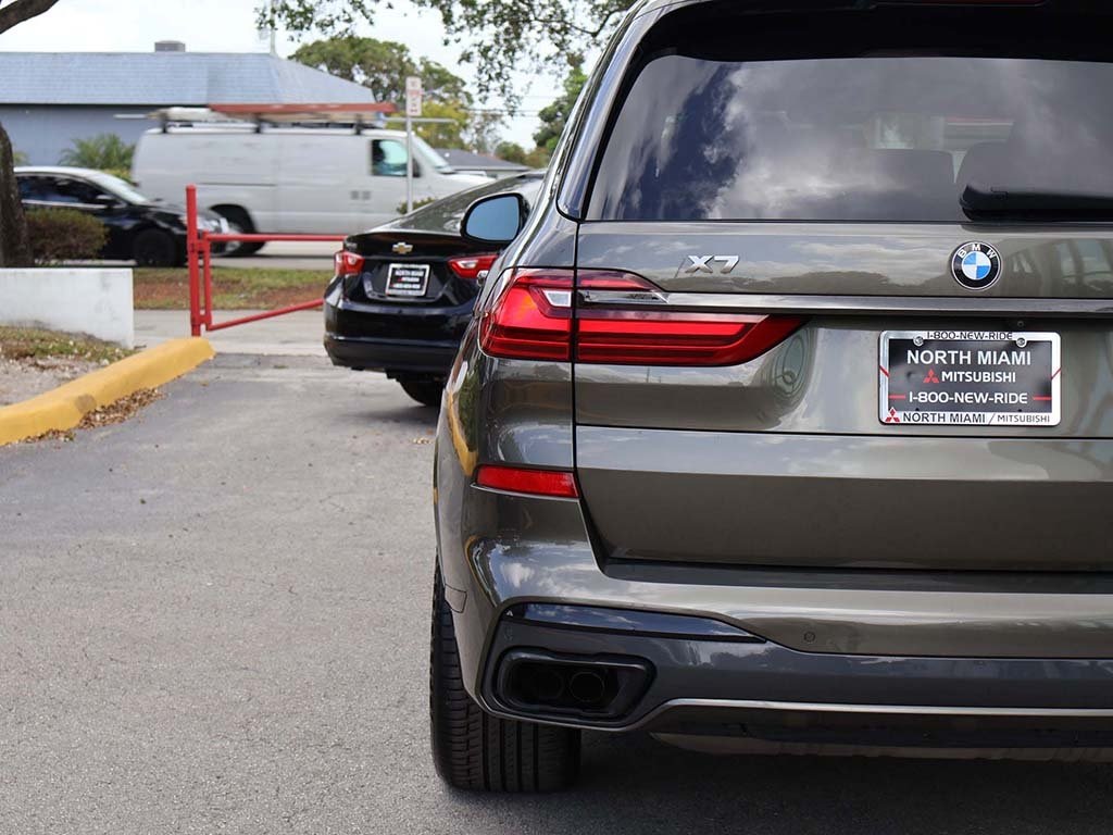 Vehicle image 25 of 76