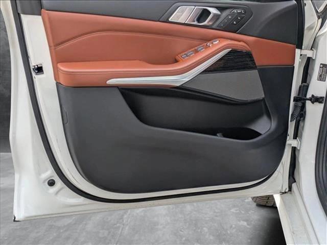 Vehicle image 20 of 30