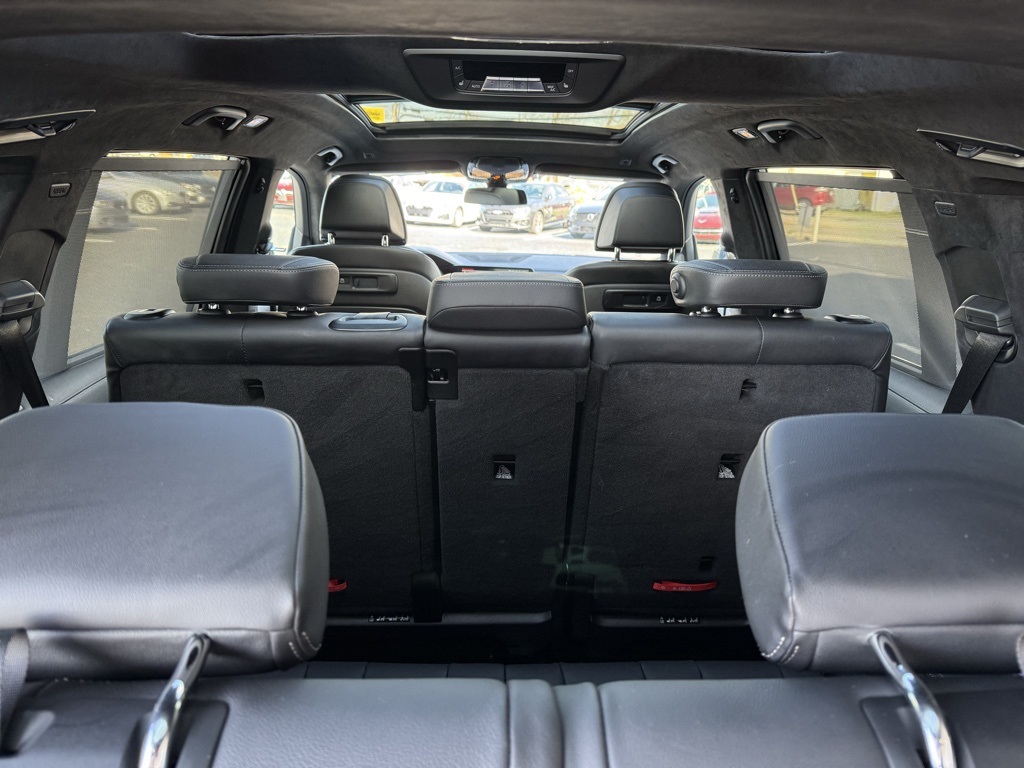 Vehicle image 100 of 106