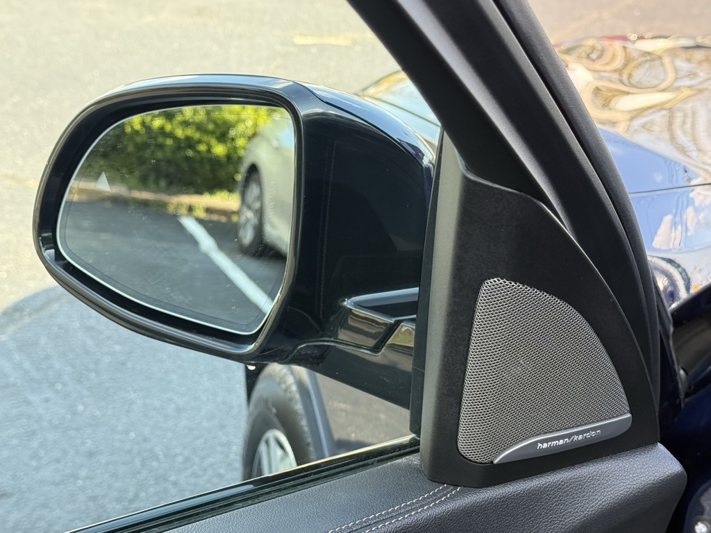 Vehicle image 102 of 106