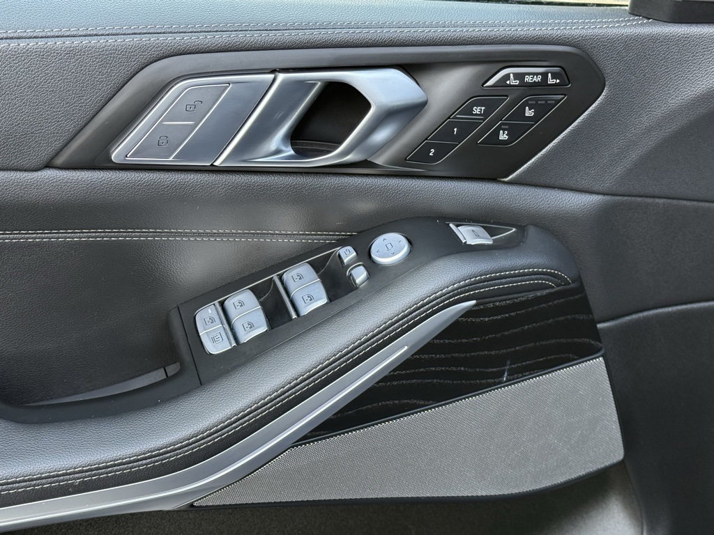 Vehicle image 74 of 106
