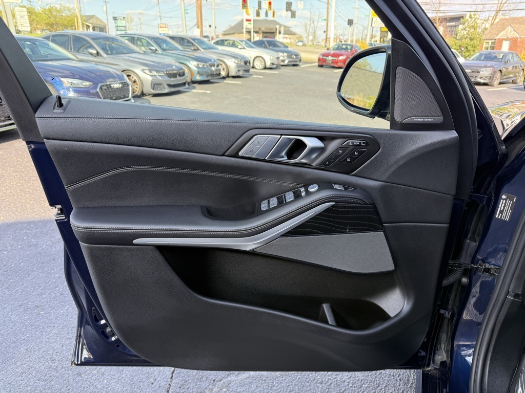 Vehicle image 76 of 106