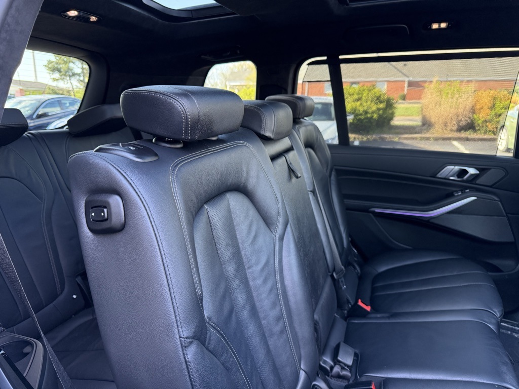 Vehicle image 19 of 106