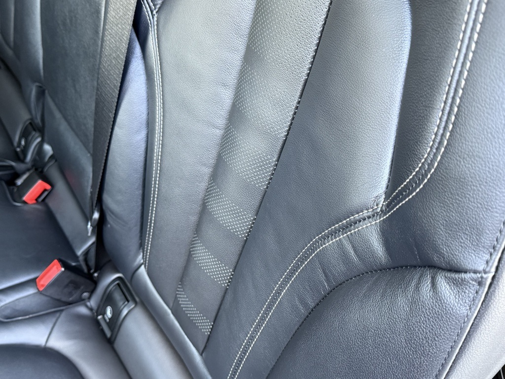 Vehicle image 21 of 106