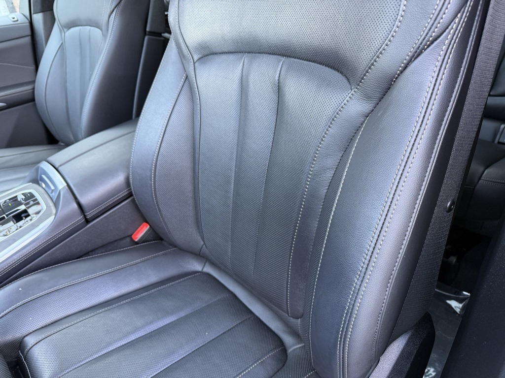 Vehicle image 20 of 106