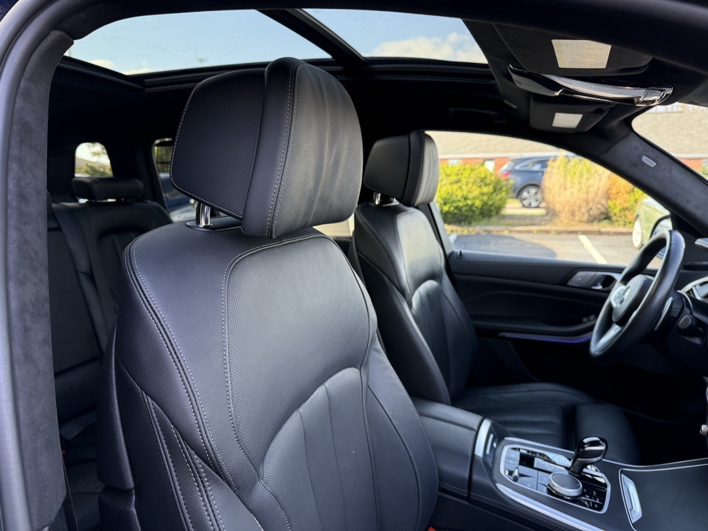 Vehicle image 25 of 106