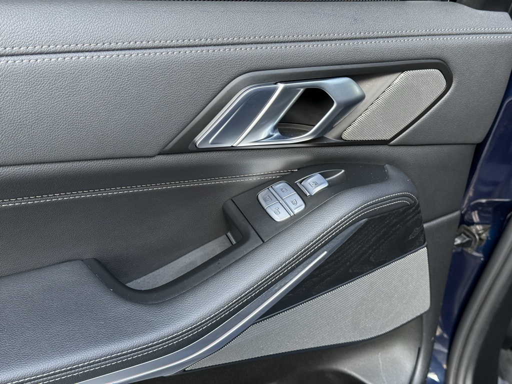 Vehicle image 71 of 106