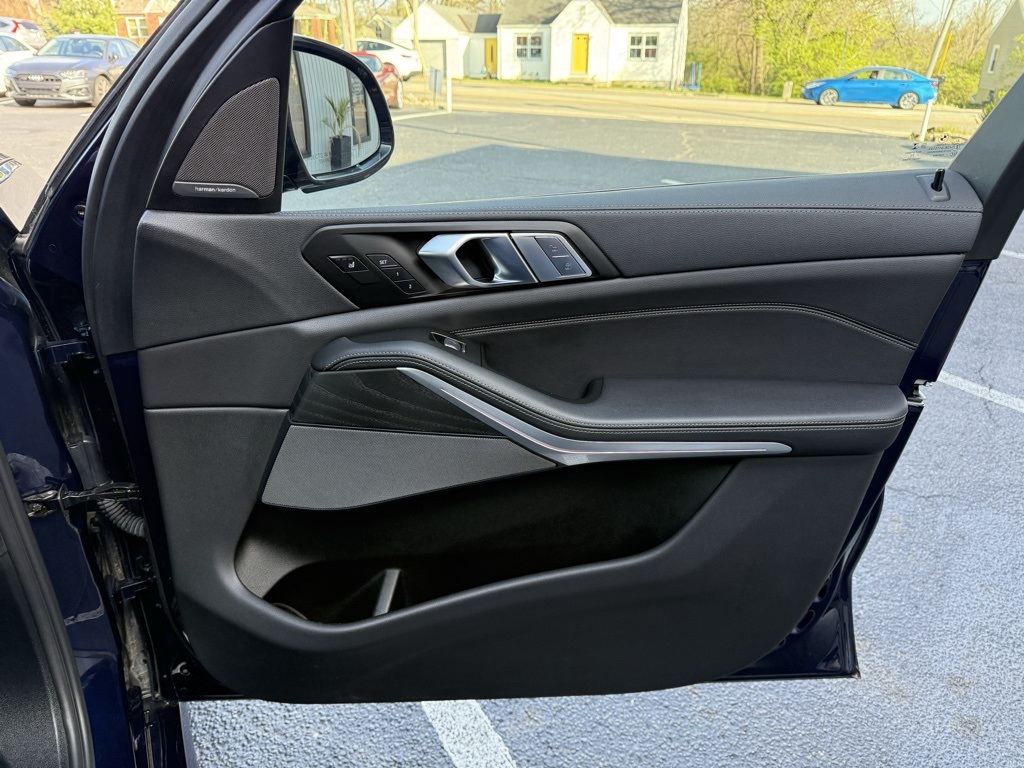 Vehicle image 75 of 106