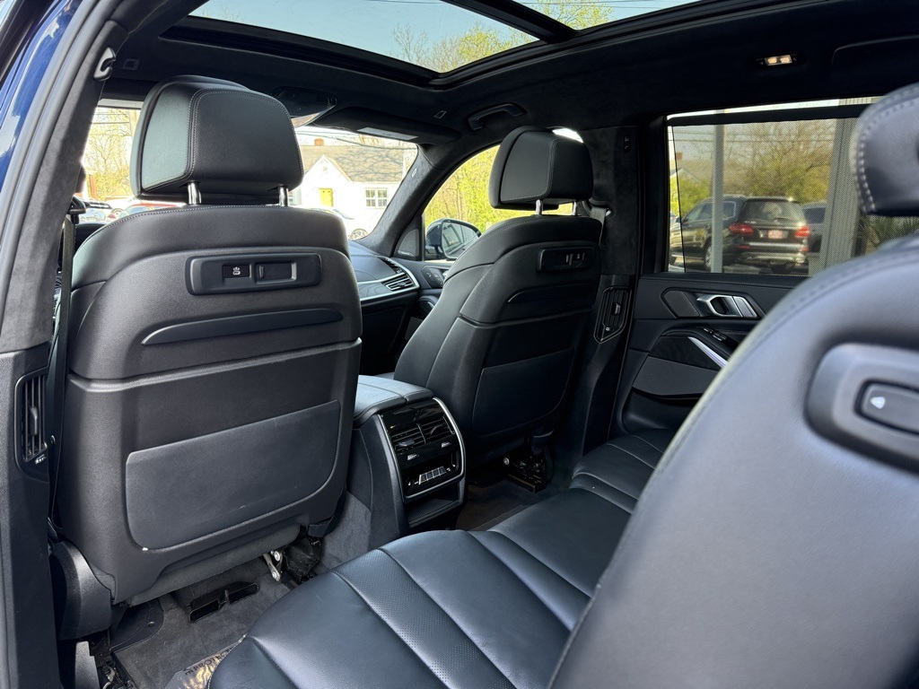 Vehicle image 34 of 106