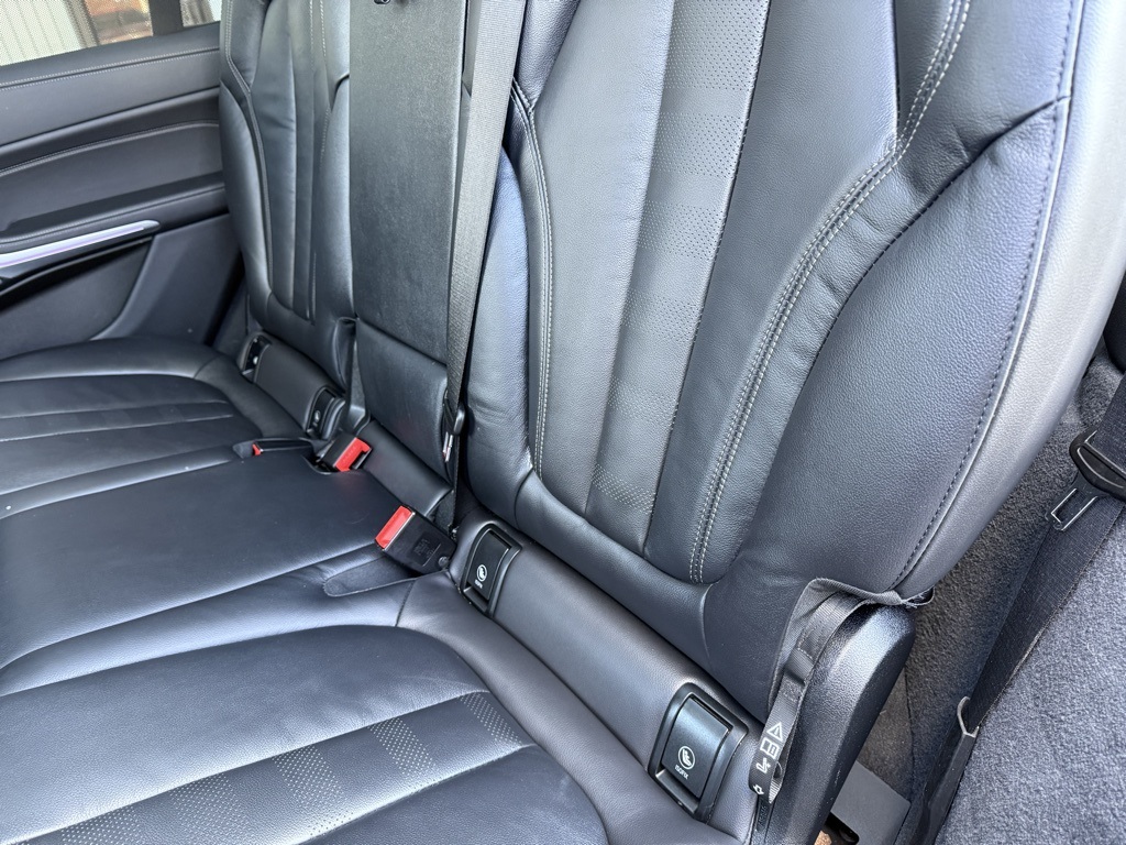 Vehicle image 29 of 106