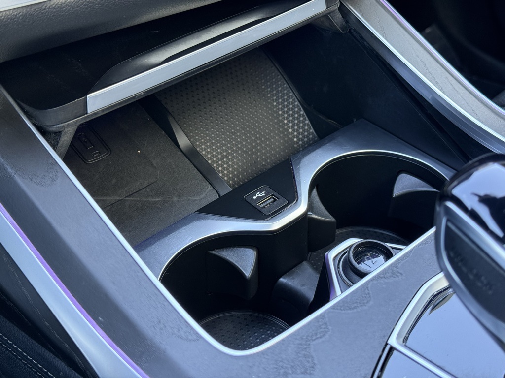Vehicle image 89 of 106