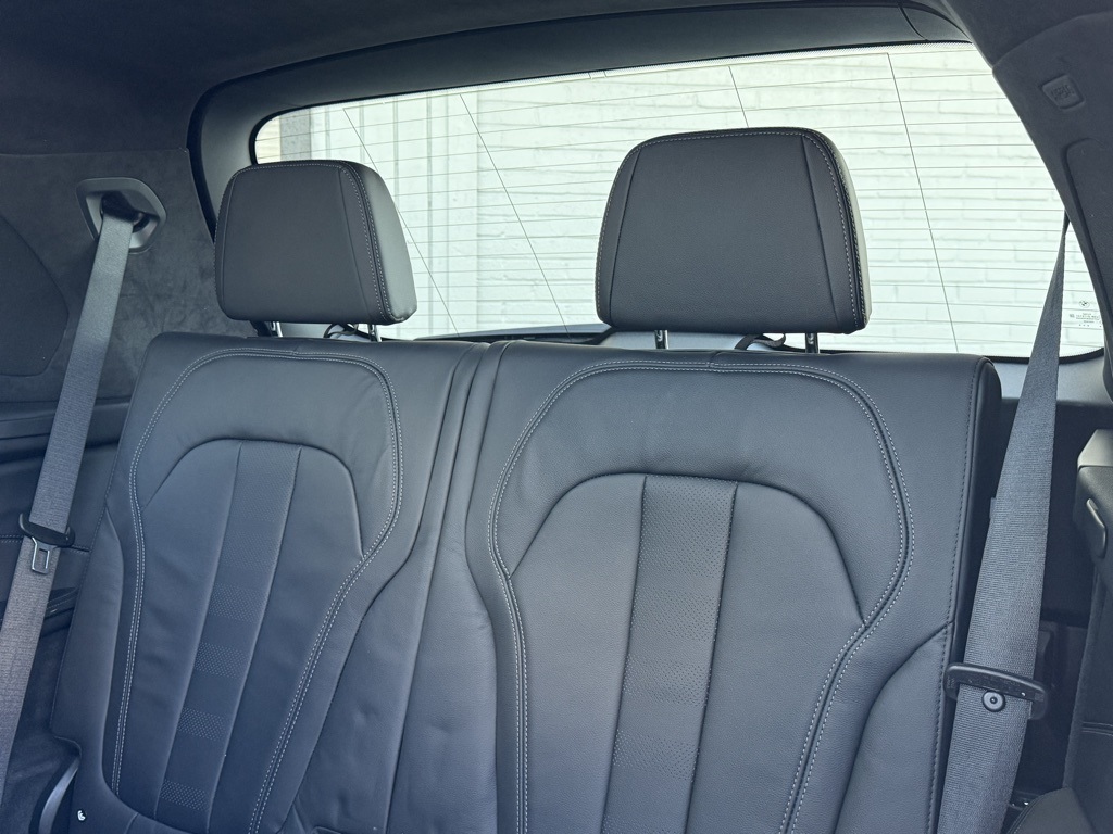 Vehicle image 17 of 106