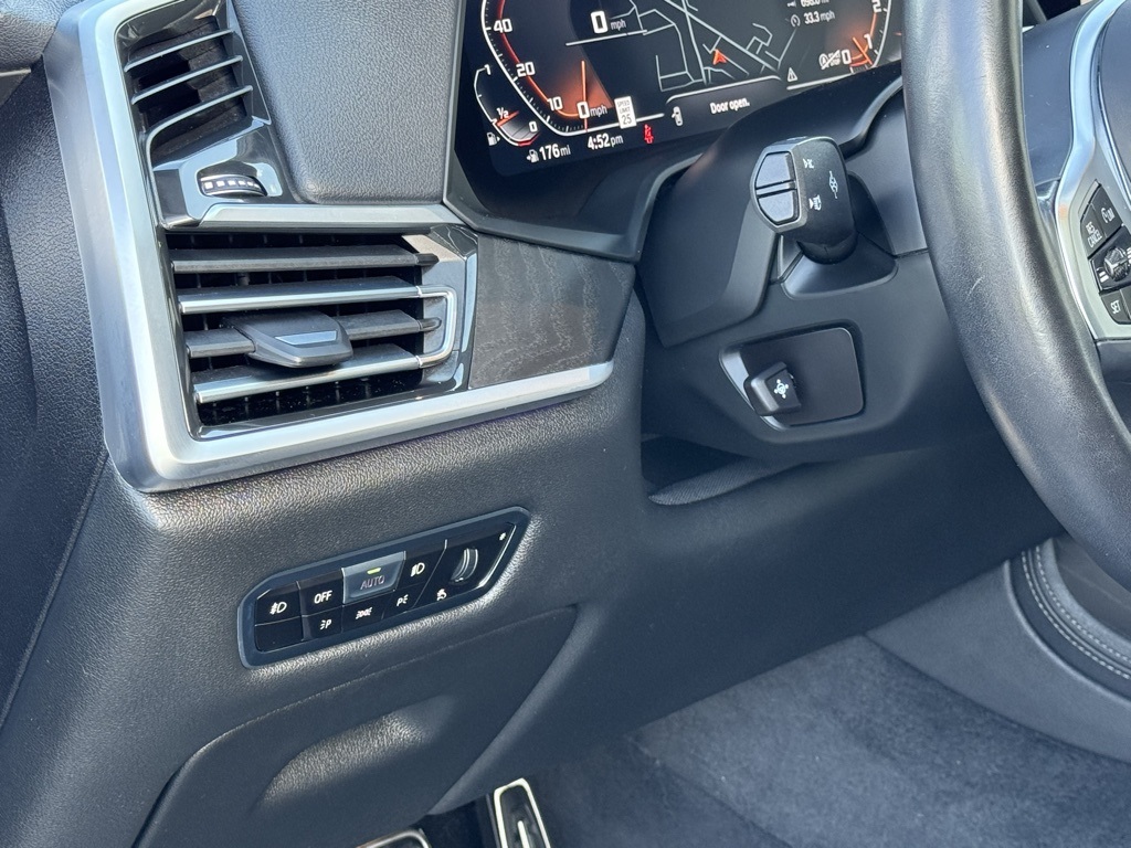 Vehicle image 104 of 106