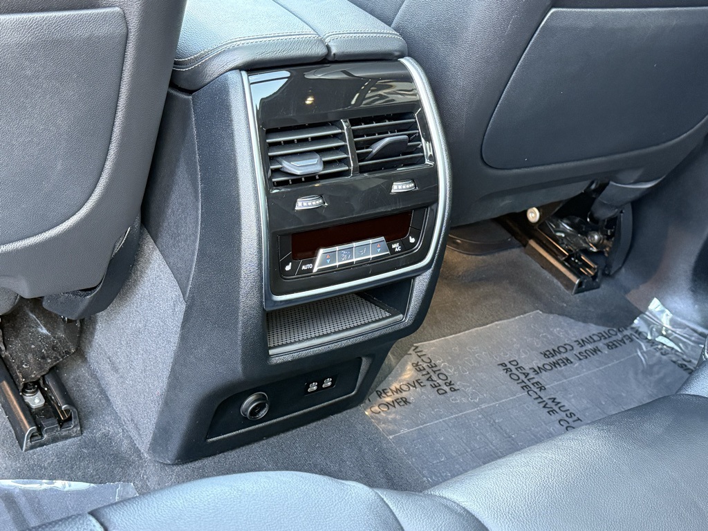 Vehicle image 77 of 106