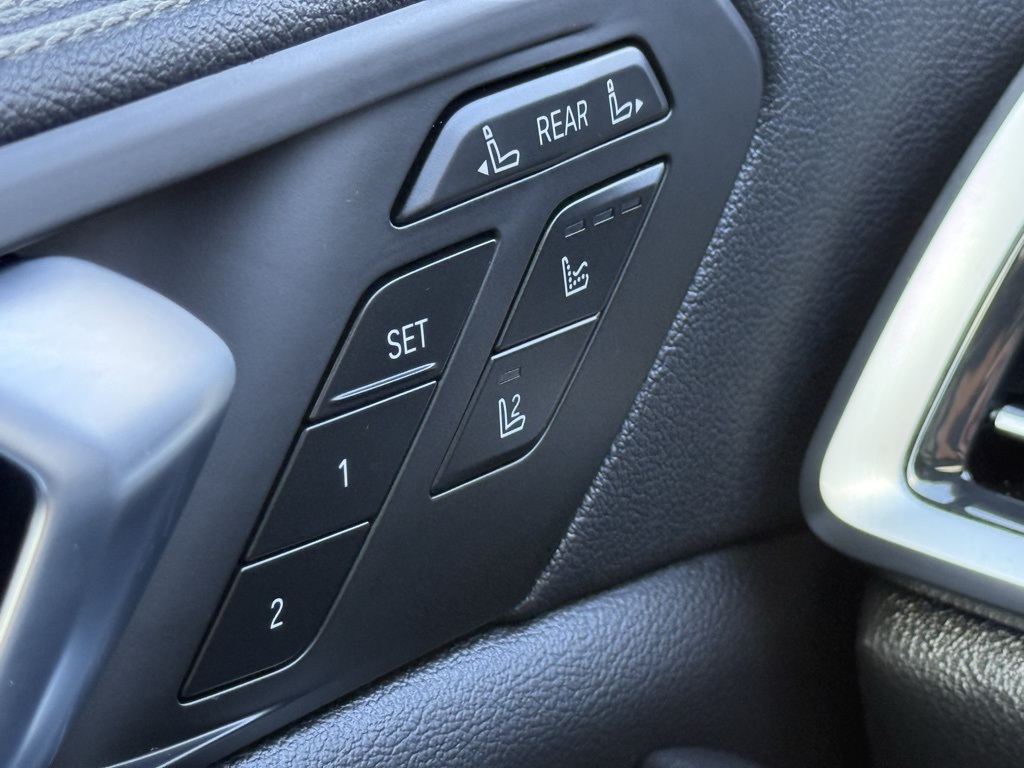 Vehicle image 85 of 106
