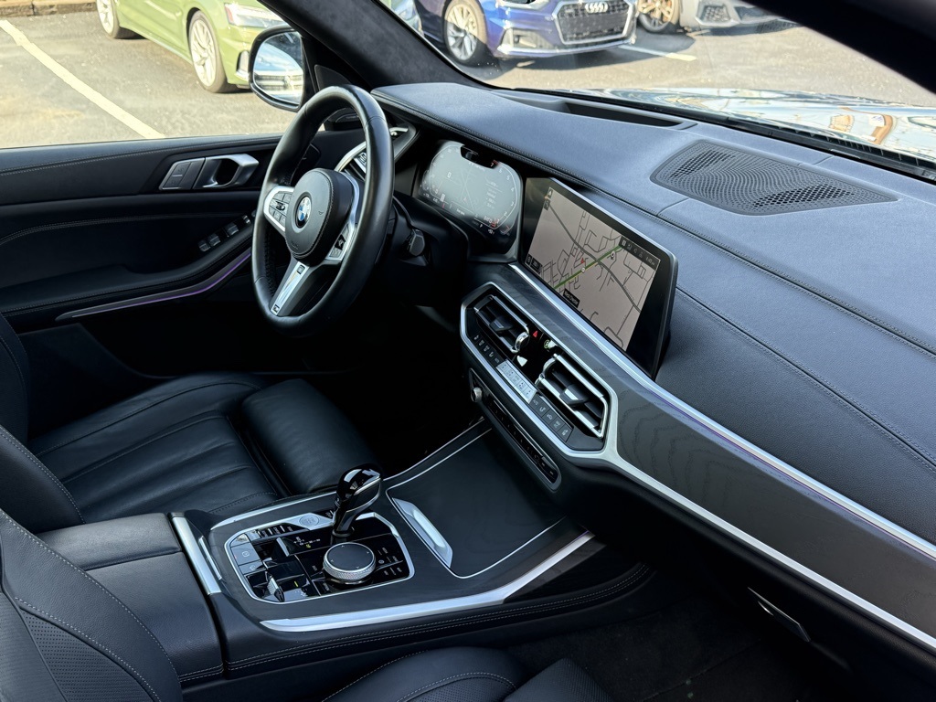 Vehicle image 40 of 106