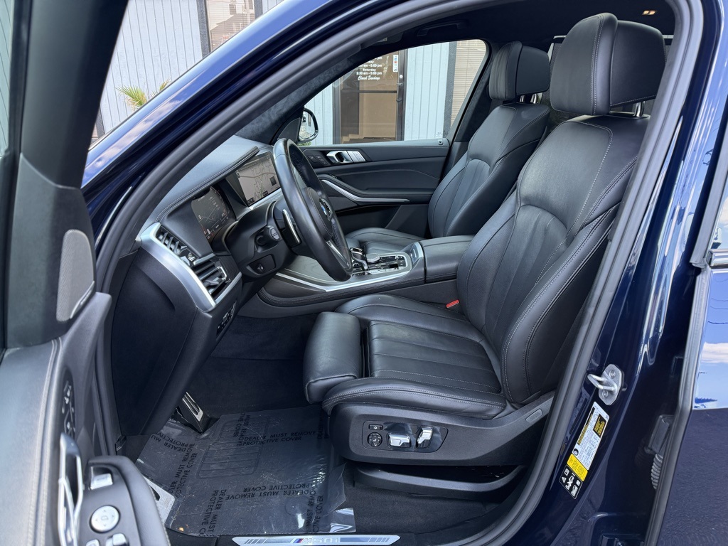 Vehicle image 33 of 106