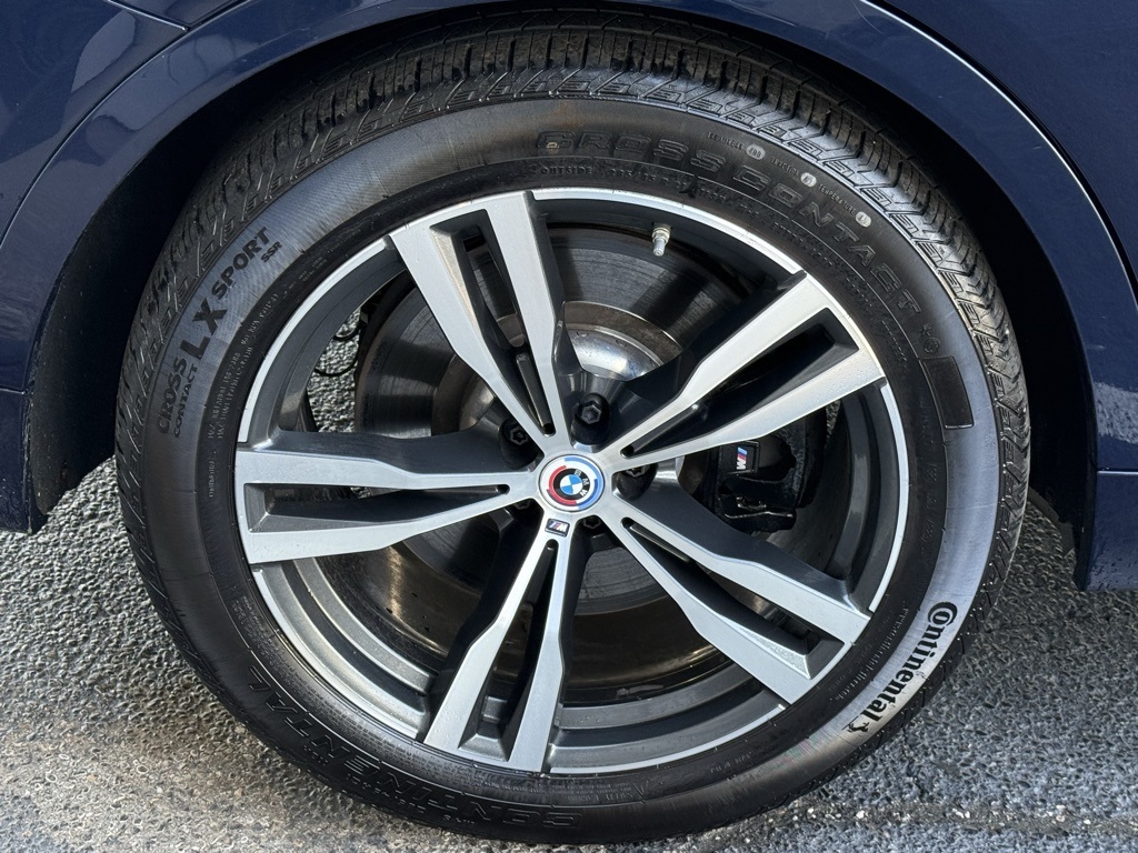Vehicle image 10 of 106