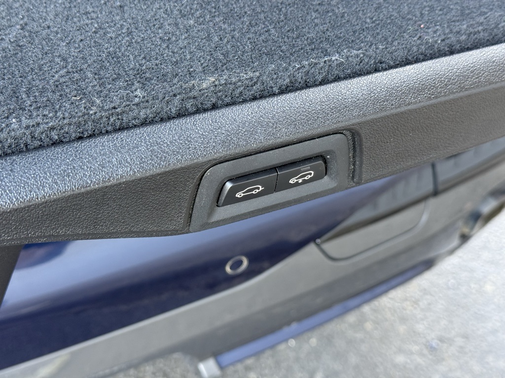 Vehicle image 86 of 106