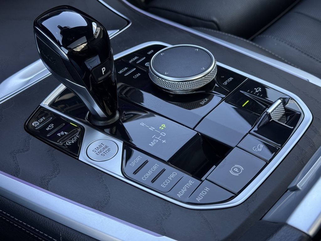 Vehicle image 70 of 106
