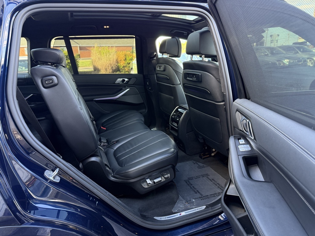 Vehicle image 31 of 106