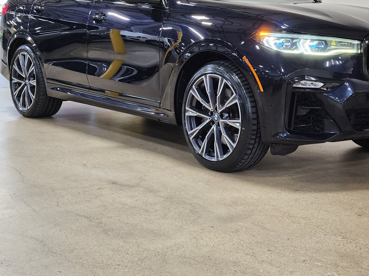 Vehicle image 17 of 54