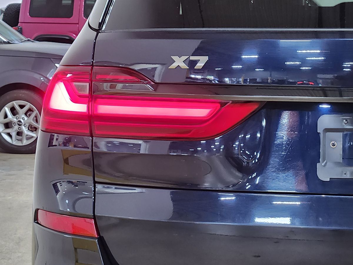 Vehicle image 21 of 54