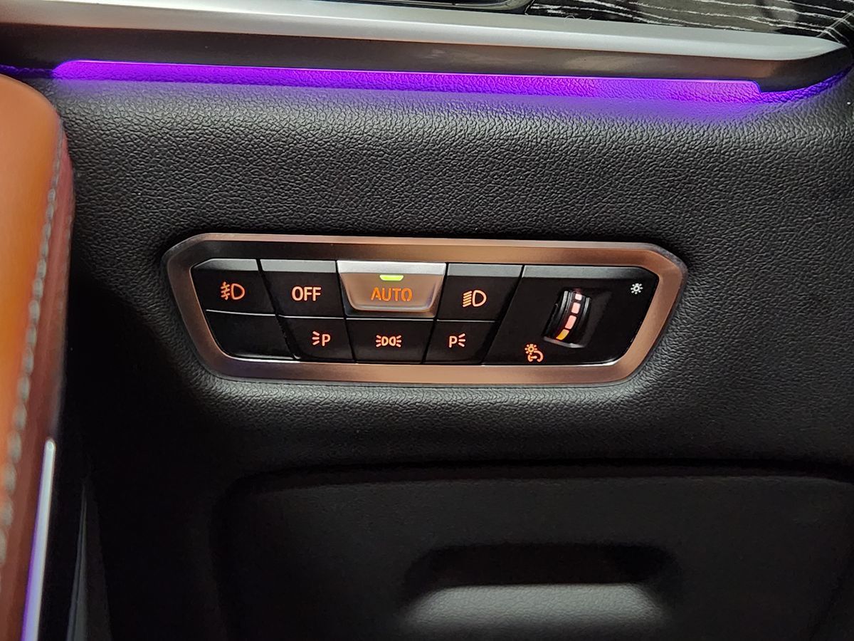 Vehicle image 41 of 54