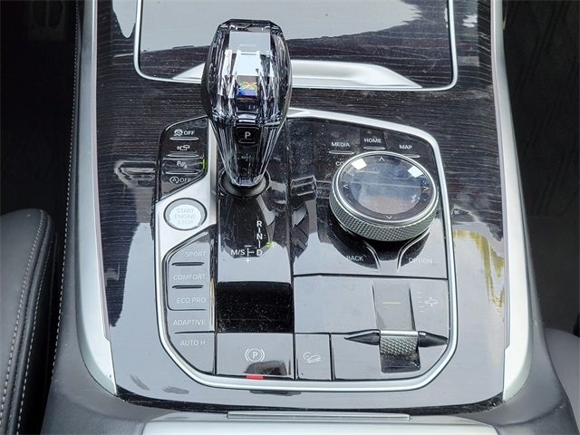 Vehicle image 19 of 31